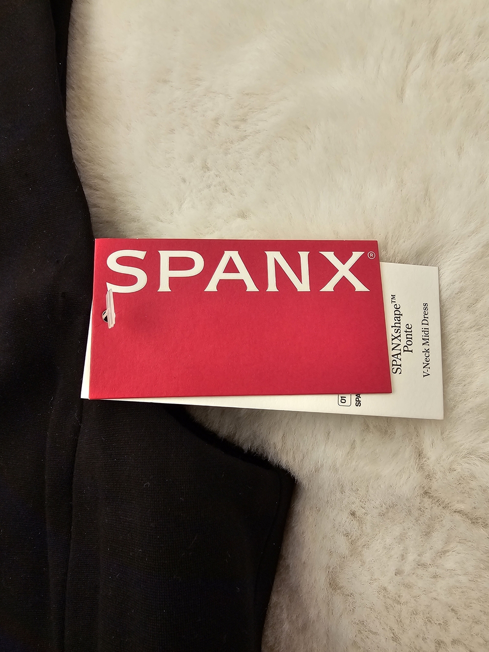New Spanx Low V-Neck Midi Dress Size Medium - Picture 13 of 16